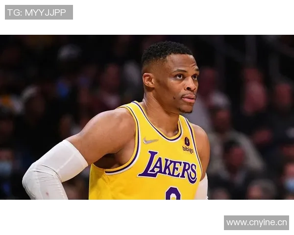 前爵士双煞戈贝尔米切尔赛场趣味互动赌现金引发球迷热议